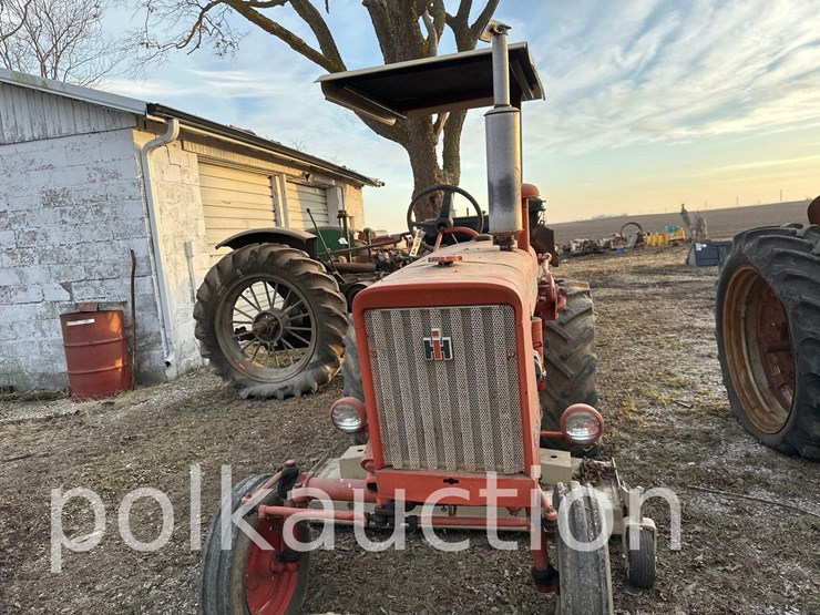 farmall-140-(sn#-25632)-(hess)-image-2