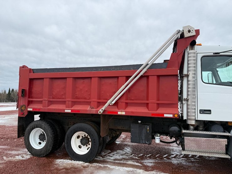 #280-•-lot-280-image-18