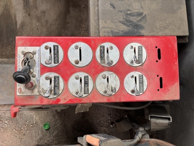 2001-peterbilt-357-image-40