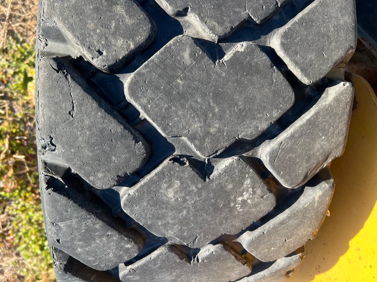 2012-deere-328e-image-14