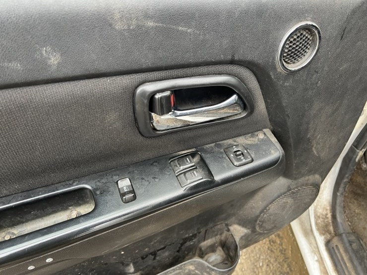 2012-chevrolet-colorado-lt-image-31