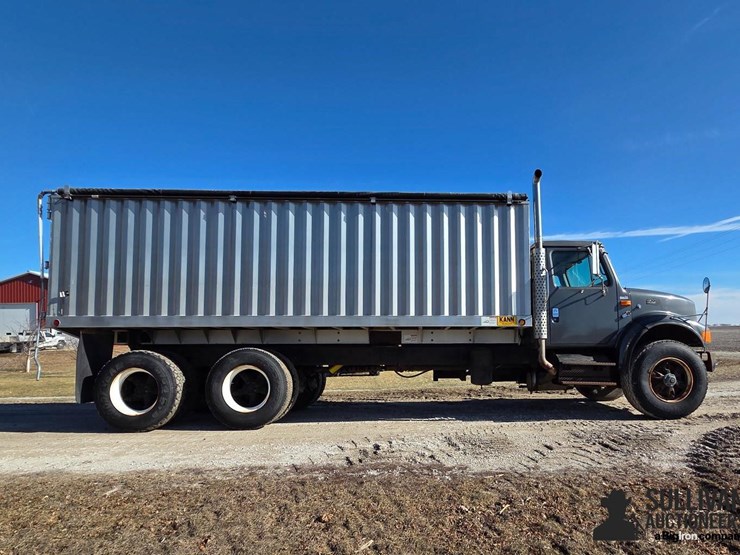 1997-international-4900-image-4