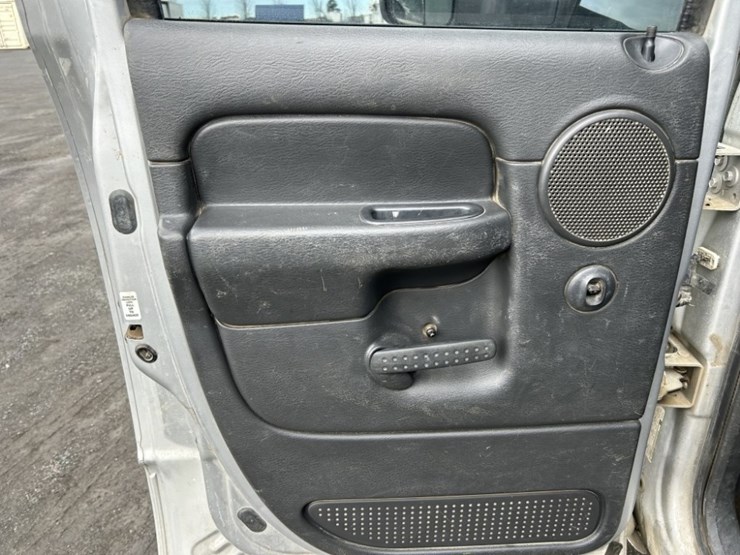 2005-dodge-ram-2500-image-23