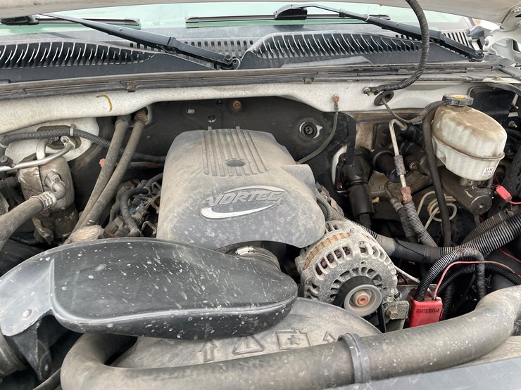 2003-chevrolet-silverado-2500hd-image-15