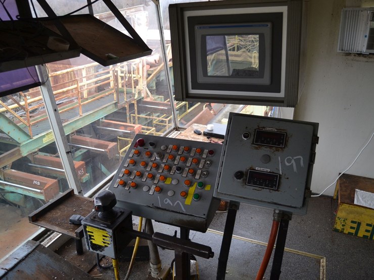 11'x18'-control-cab-w/-p/c-&-push-button-control-boxes-image-2