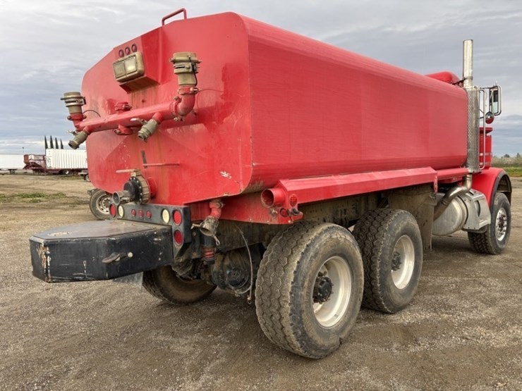 2001-peterbilt-357-image-5