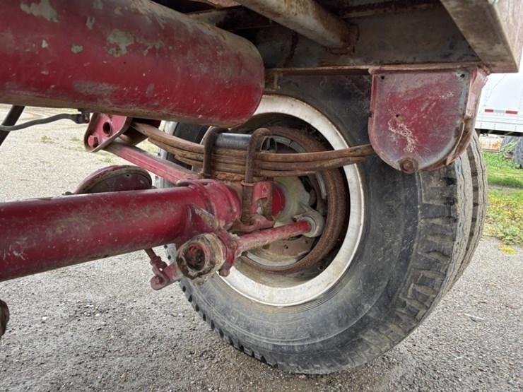 1987-clough-4,500-gallon-t/a-tank-trailer-image-15