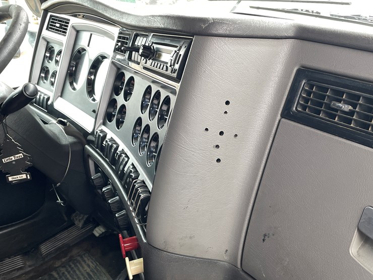 2012-kenworth-t660-image-57