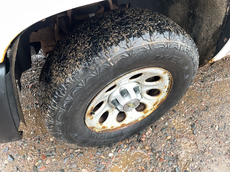 #1476-•-2012-chevy-silverado-pickup-truck-(has-mn-title)-image-5