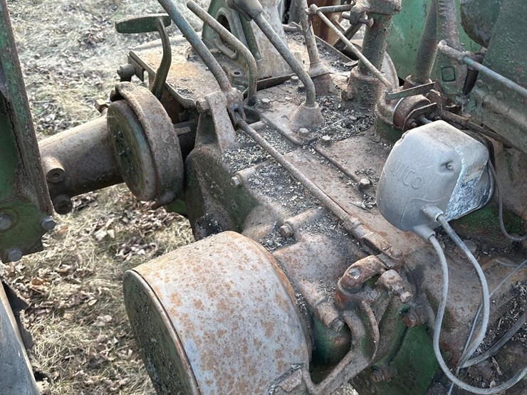 john-deere-b-image-5