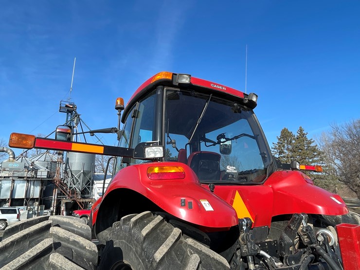 case-ih-magnum-315-image-32