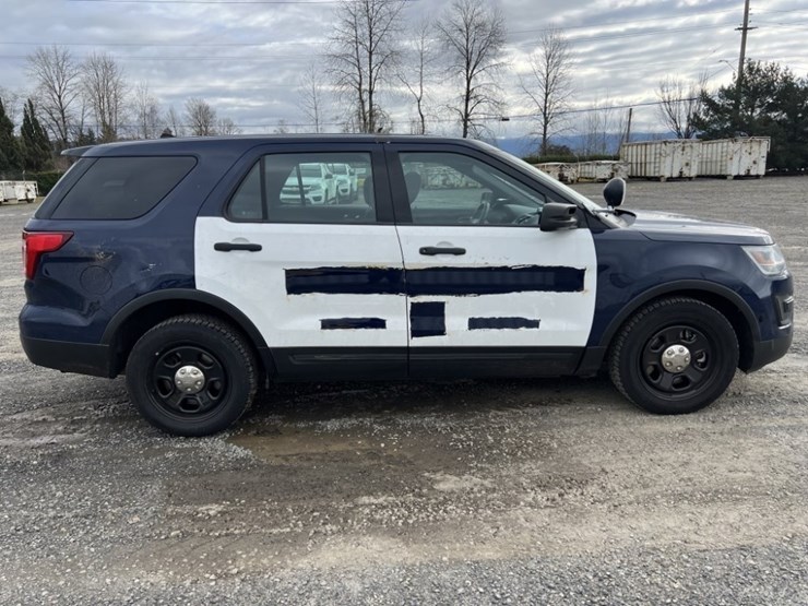 2017-ford-explorer-image-3