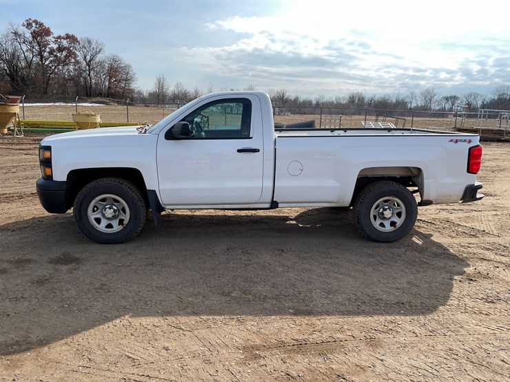 #1474-•-2014-chevy-silverado-pickup-truck-(has-mn-title)-image-2