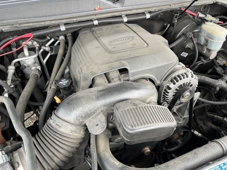 2012-chevrolet-tahoe-image-12