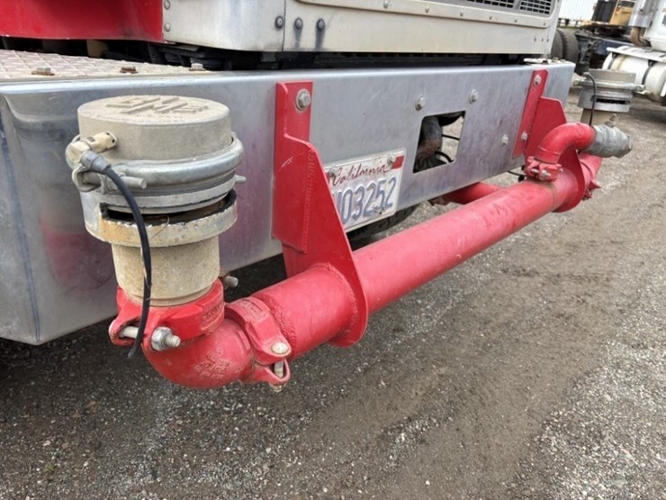 2001-peterbilt-357-image-28