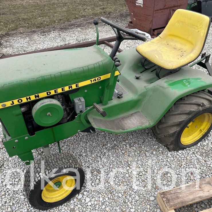 JOHN DEERE 140