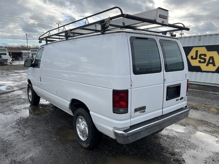 2012-ford-e350-image-6