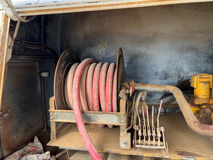 1999-mack-ch613-image-64