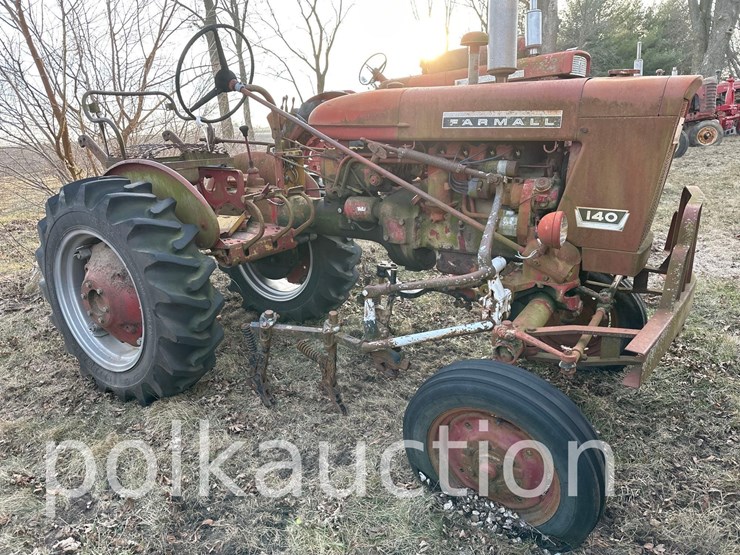 farmall-140-(sn#-26913)-(hess)-image-4