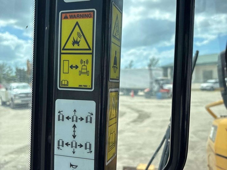 2018-caterpillar-d5k2-lgp-image-18