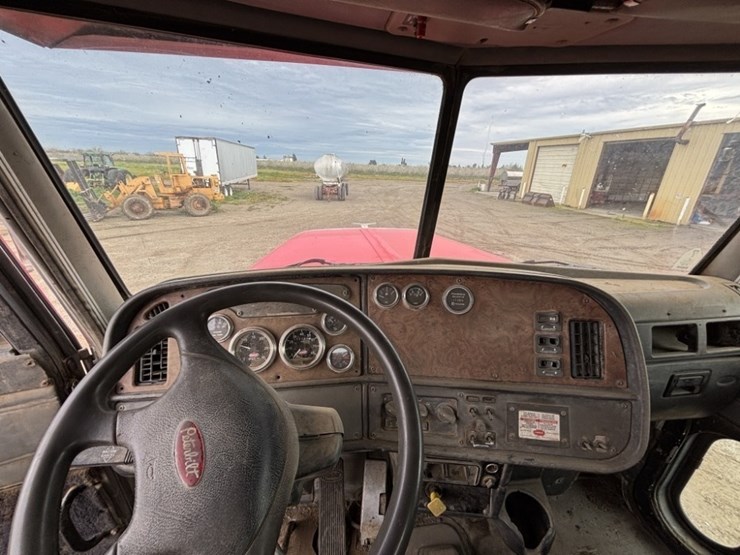 2001-peterbilt-357-image-34