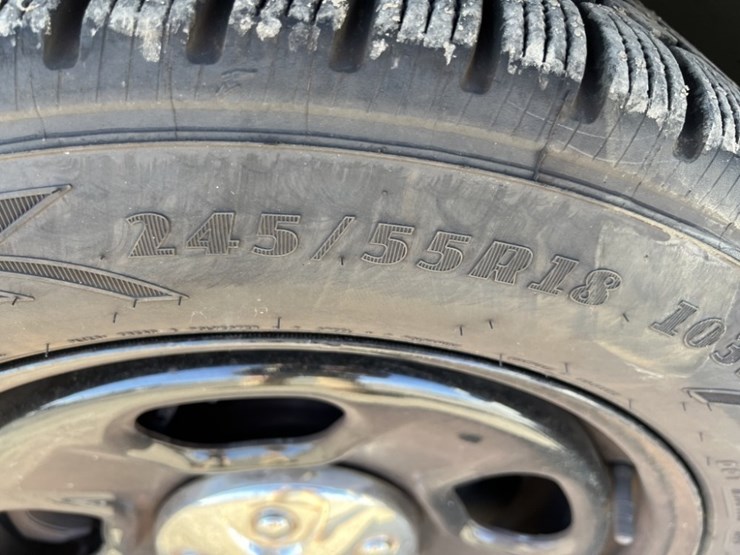 2016-ford-explorer-image-18