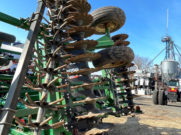 great-plains-2400tm-image-37