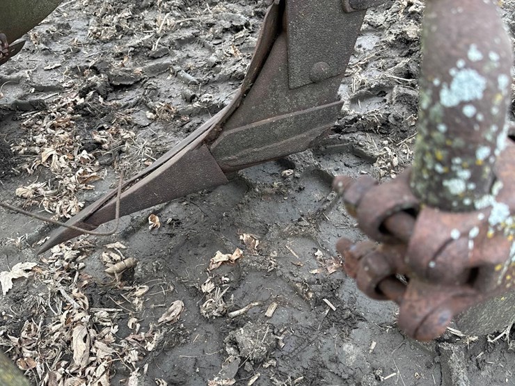 3-bottom-pull-type-plow---16"-(hess)-image-5