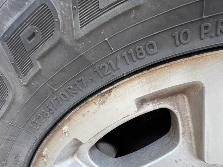 2012-gmc-2500-image-16