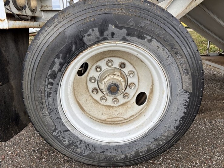 1974-titan-trailer-image-12