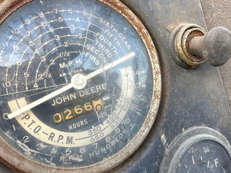 john-deere-720-image-15