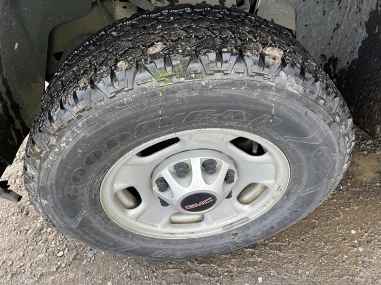 2012-gmc-sierra-extra-cab-4x4-pickup-image-16