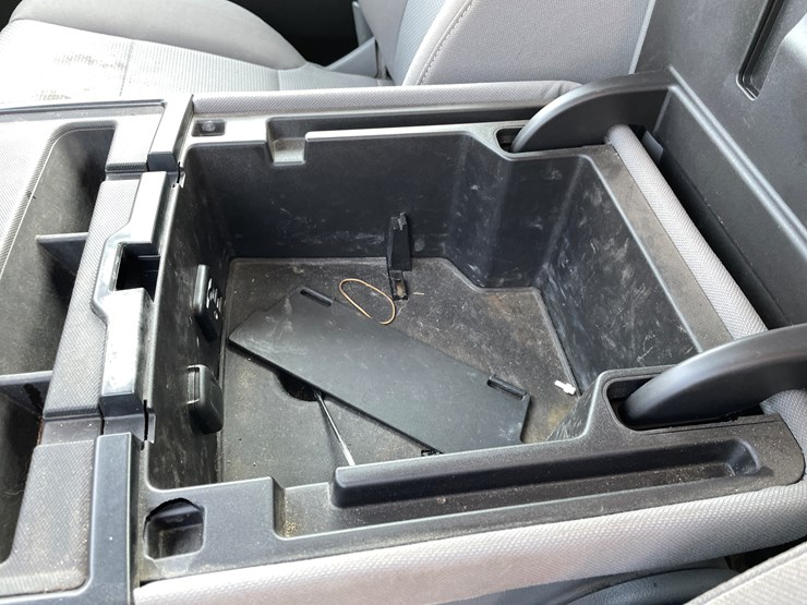 #1474-•-2014-chevy-silverado-pickup-truck-(has-mn-title)-image-39