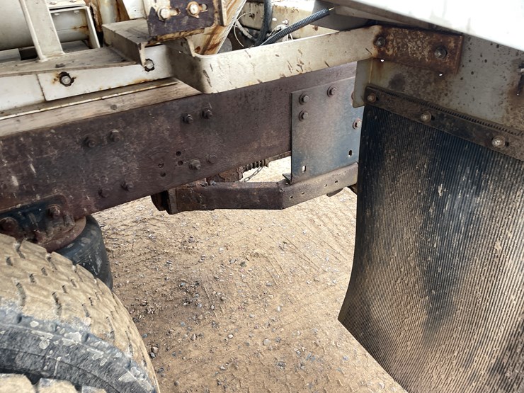 #1038-•-2005-freightliner-grain-truck-(has-mn-title)-image-27