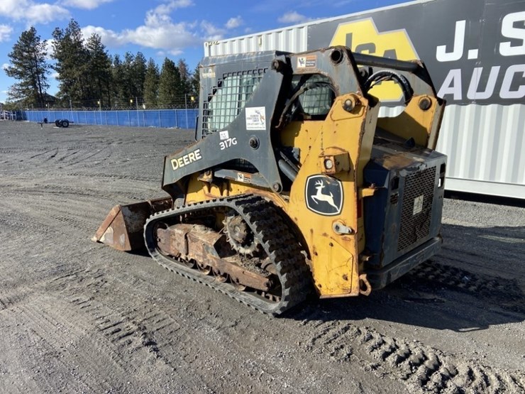 2023-deere-317g-image-3