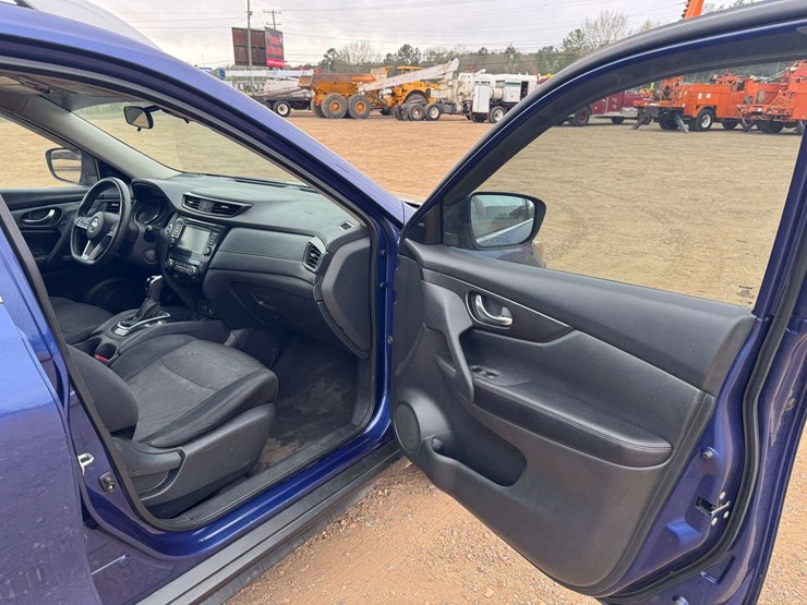 2019-nissan-rouge-sv-4-door-suv---202,021-miles-image-15