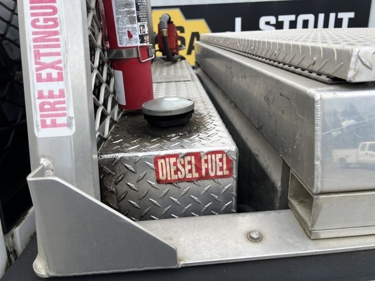 2012-gmc-2500-image-25