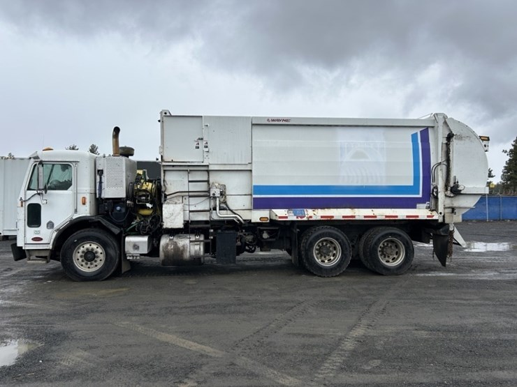 2014-peterbilt-320-image-2