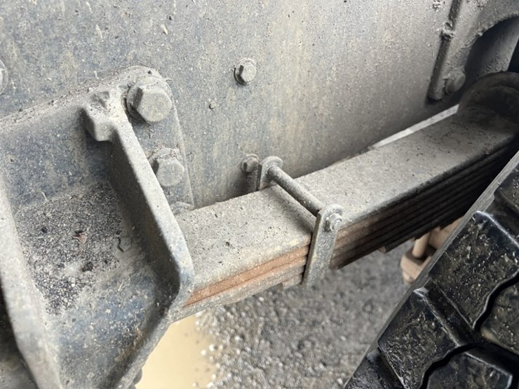 2013-international-7500-s/a-dump-truck-image-32