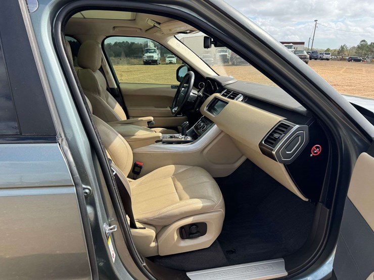 2016-land-rover-range-rover-image-14