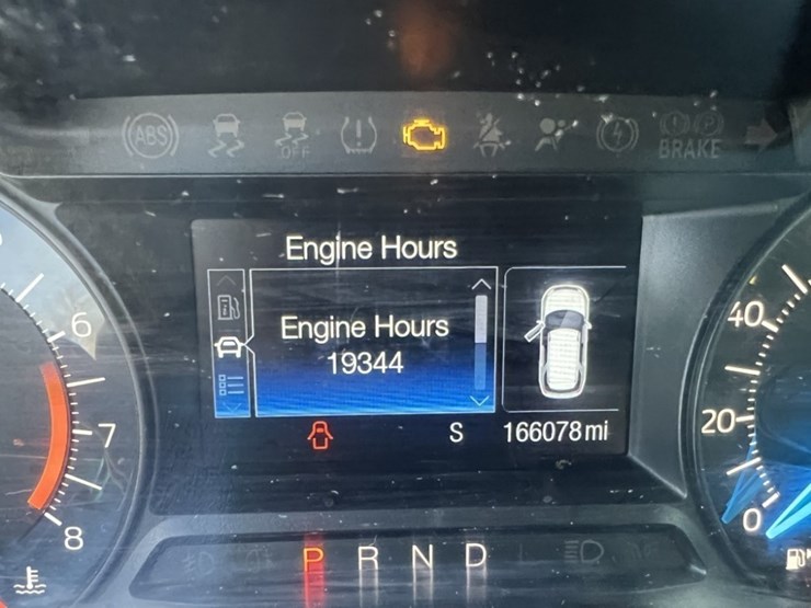 2016-ford-explorer-image-32