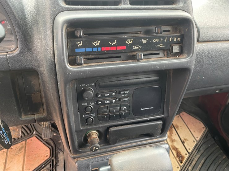 1998-chevrolet-tracker-image-39