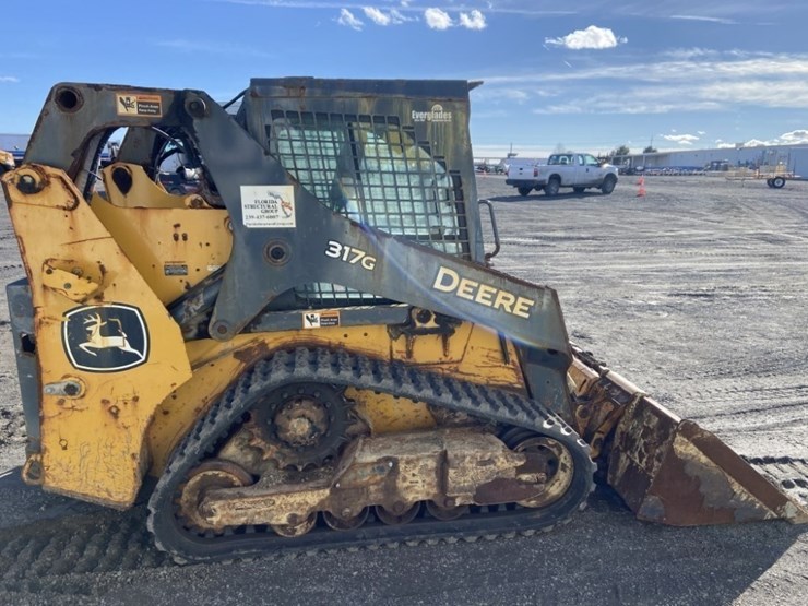 2023-deere-317g-image-6