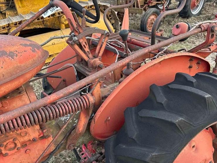 farmall-140-(sn#-58908)-(hess)-image-12