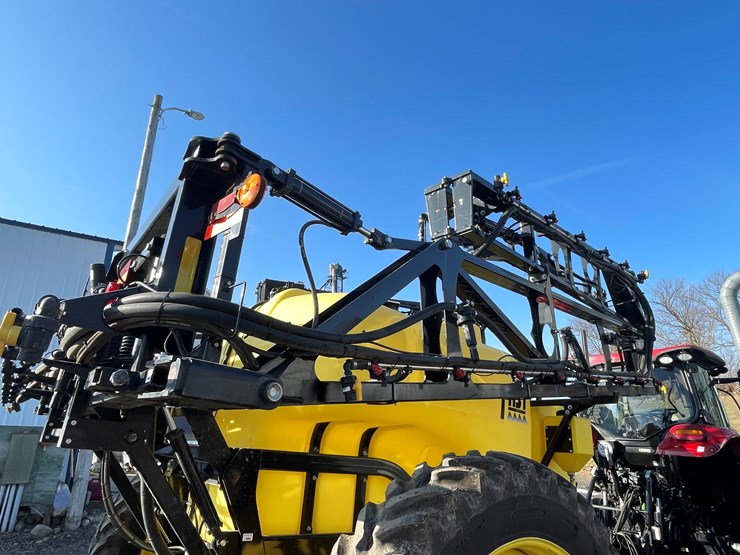 #106-•-fast-9613ft-pull-behind-sprayer-(one-owner)-image-40