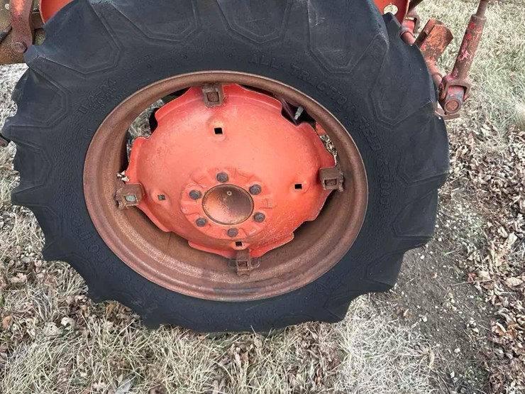 farmall-140-(sn#-58908)-(hess)-image-11