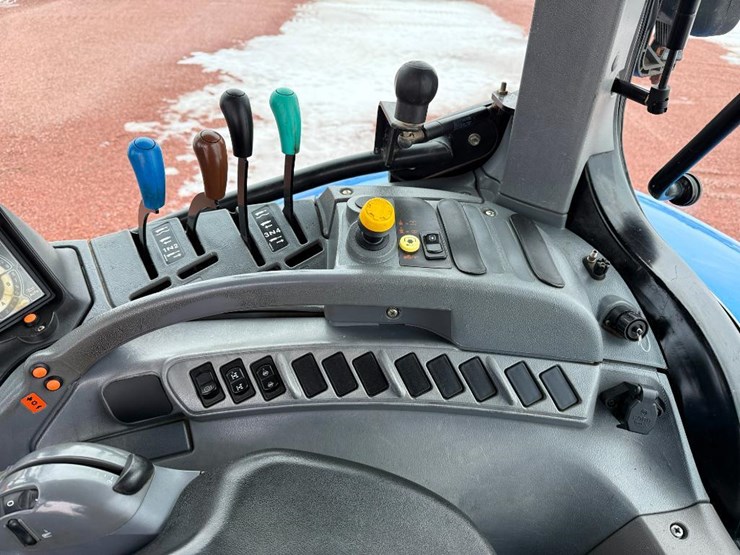 new-holland-ts115a-image-56