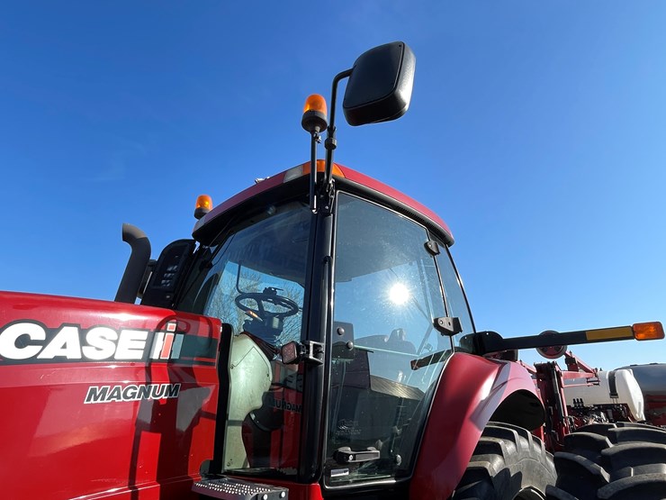 case-ih-magnum-315-image-23