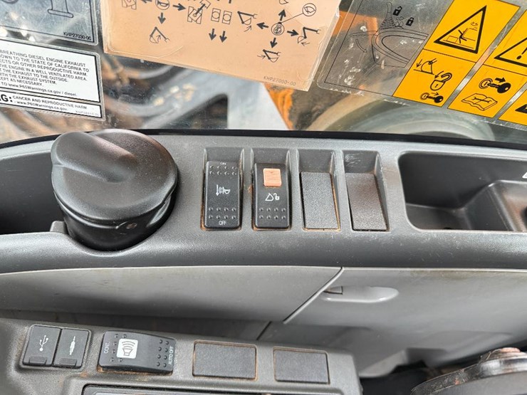 case-cx210d-image-66