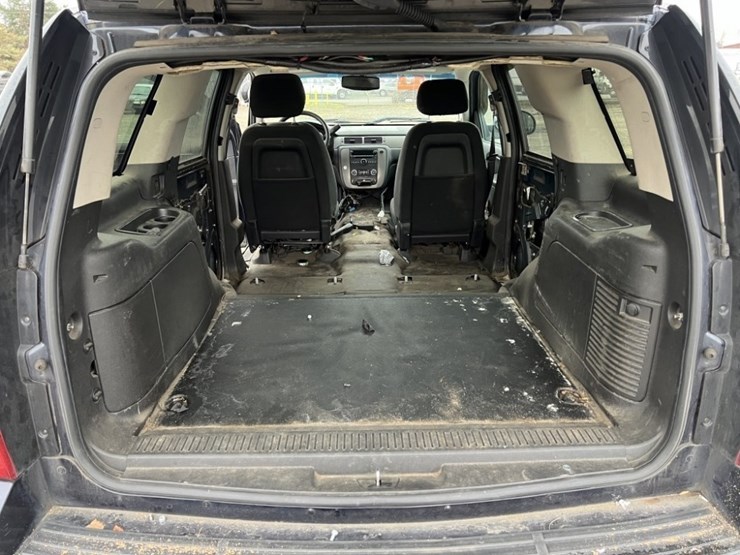 2014-chevrolet-tahoe-image-21